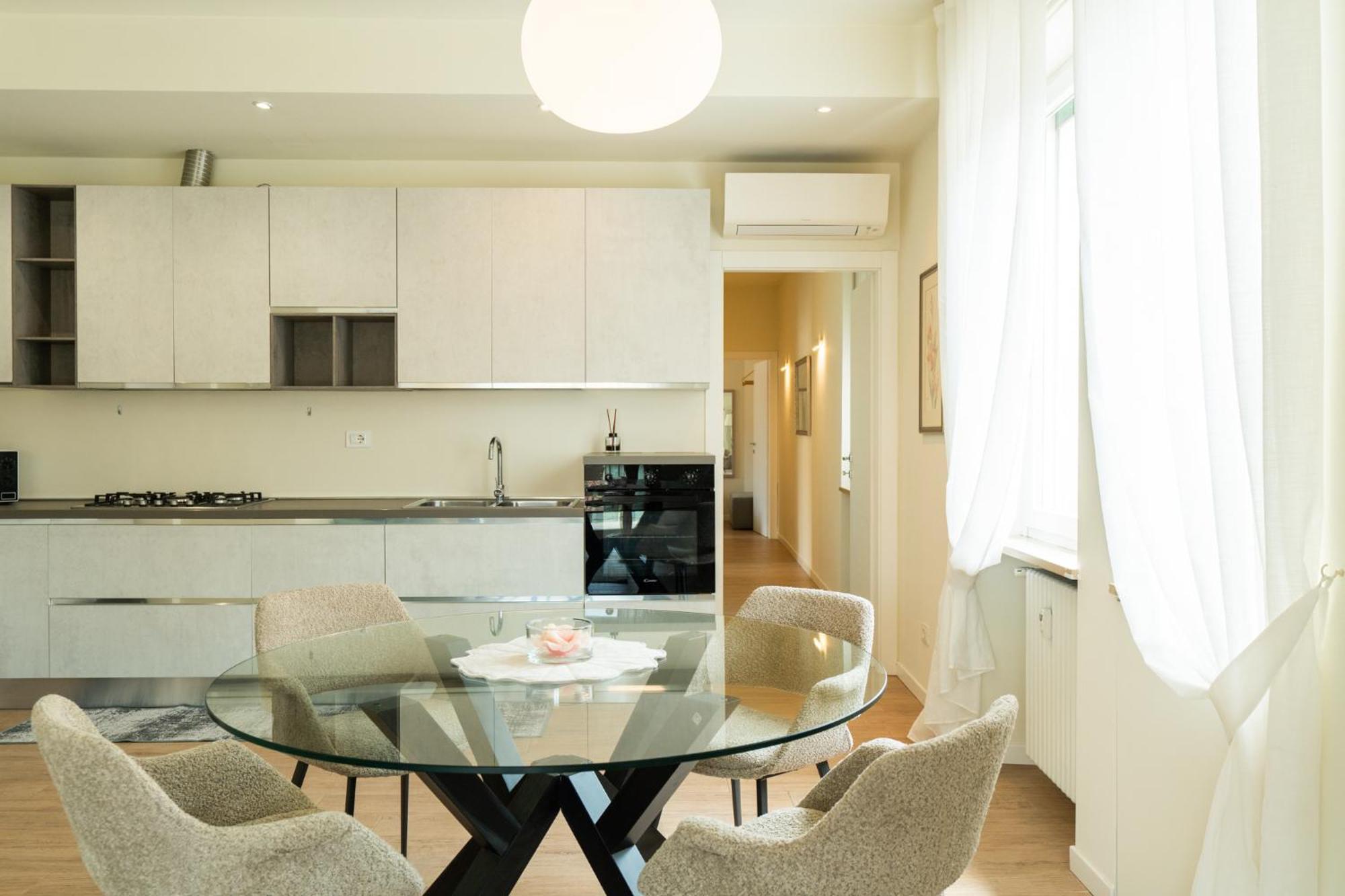 Domus Verona - Ampia Residenza Filippini A Pochi Passi Dall'Arena エクステリア 写真
