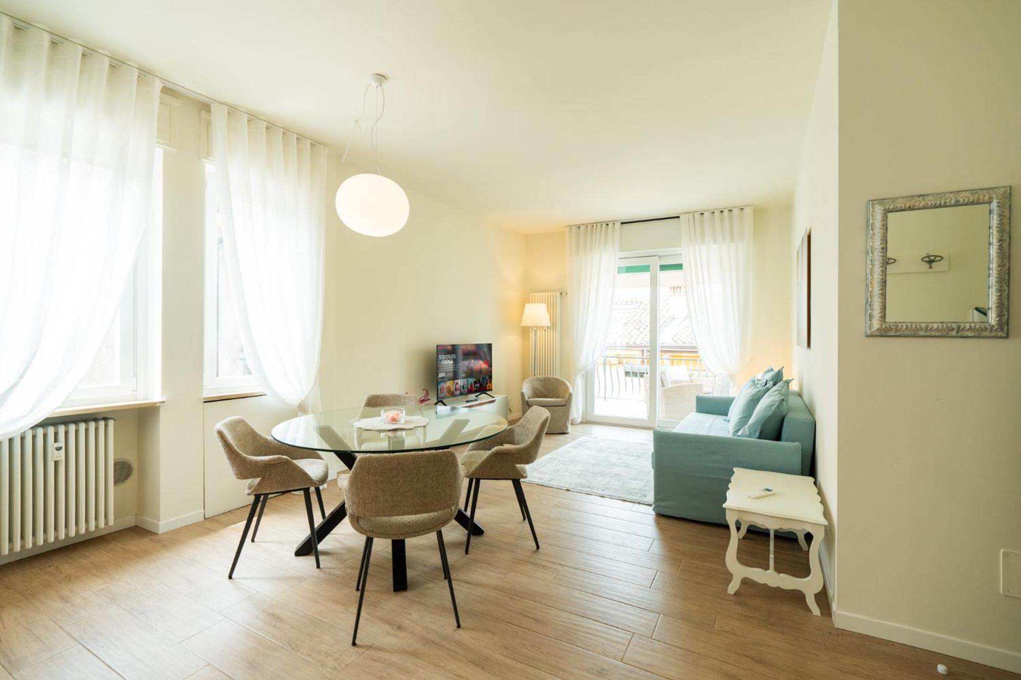 Domus Verona - Ampia Residenza Filippini A Pochi Passi Dall'Arena エクステリア 写真
