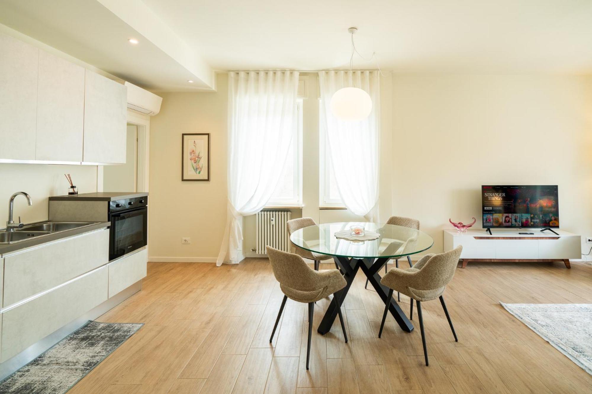 Domus Verona - Ampia Residenza Filippini A Pochi Passi Dall'Arena エクステリア 写真