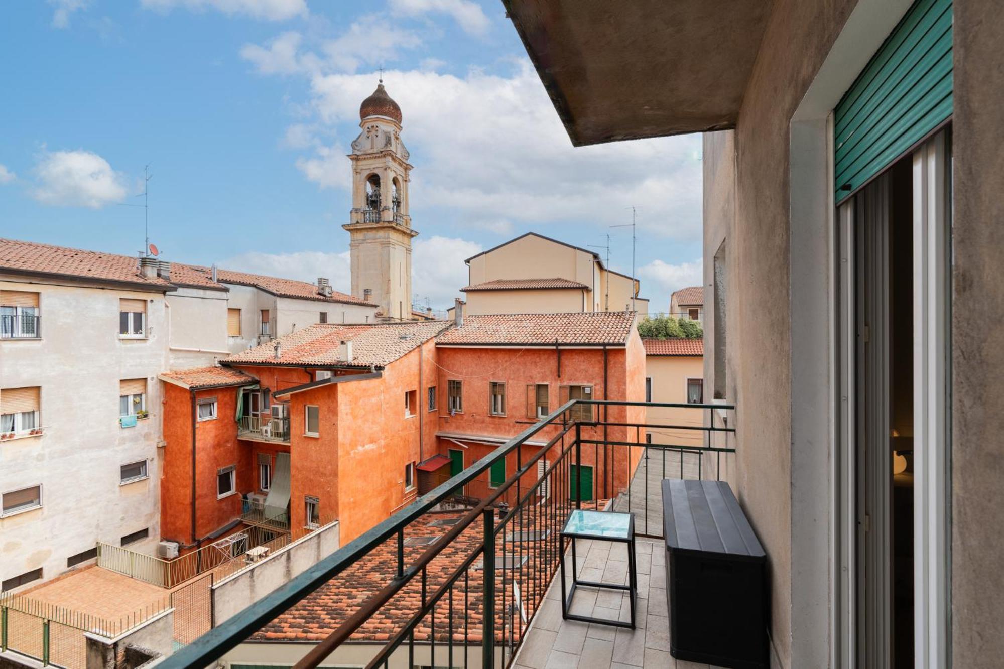 Domus Verona - Ampia Residenza Filippini A Pochi Passi Dall'Arena 部屋 写真